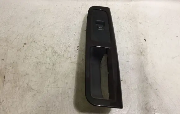 Volvo V50 Electric window control switch 8679667