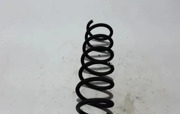 BMW 5 G30 G31 Front coil spring 6879721