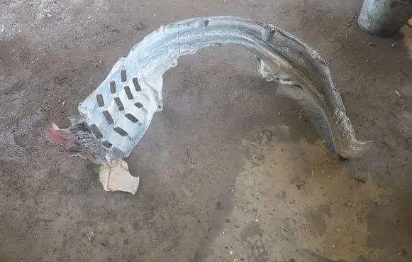 Nissan Almera Tino Front wheel arch liner splash guards 638434U000 L805111500