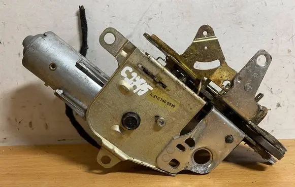 Mercedes-Benz E W210 Tailgate/trunk/boot lock/catch/latch A2107400536 C2745