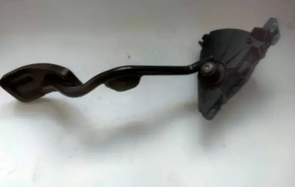 Volkswagen PASSAT B5.5 Accelerator throttle pedal 8E2721523C 6PV00777033