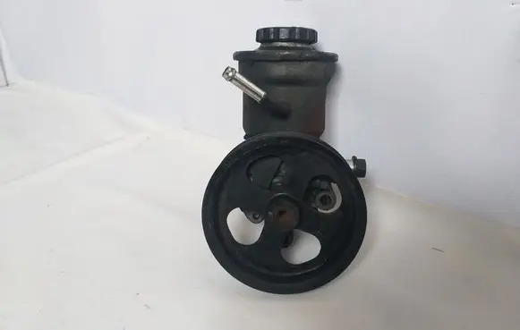 Toyota Avensis T250 Power steering pump