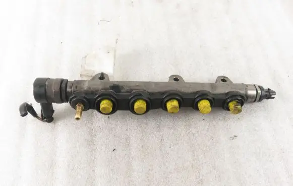 Renault Scenic II - Grand scenic II Fuel main line pipe 0281002753 0445214153 0281002915