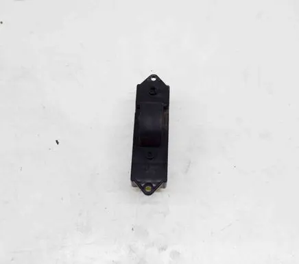 Mitsubishi Grandis Electric window control switch 8608A024
