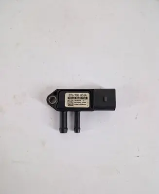 Volkswagen PASSAT B6 Oil pressure sensor 076906051A