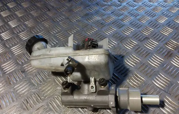 Ford Transit Master brake cylinder 221313
