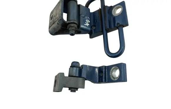 Volkswagen Touran II Rear door lower hinge 1T0833411C