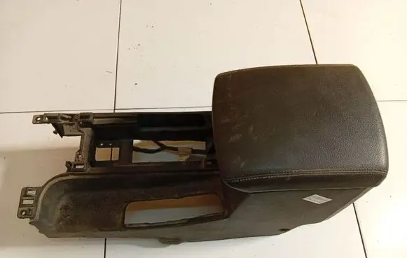 Nissan Pathfinder R51 Armrest 92926EB31A