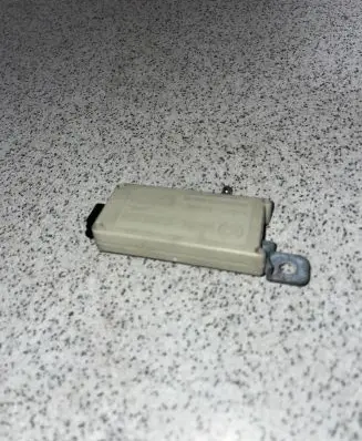 BMW 5 E39 Antenna control unit 65268368886