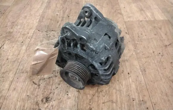 Volkswagen PASSAT B5.5 Generator/alternator 03D903025E
