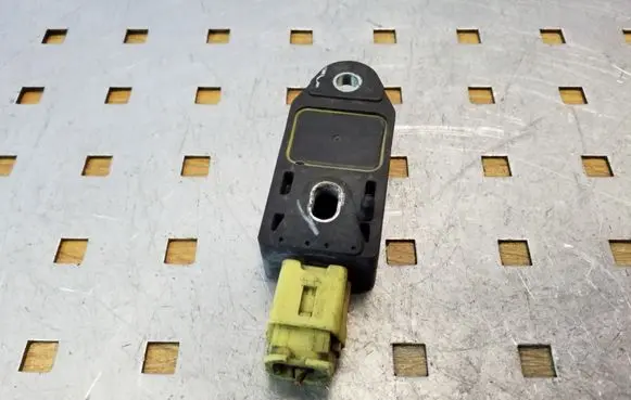 Honda FR-V Airbag deployment crash/impact sensor 77930SFEJ110M2