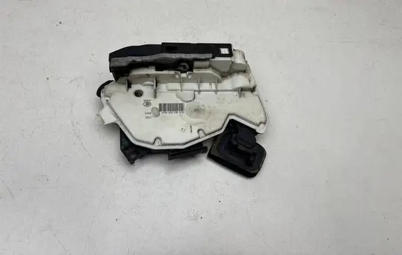 Skoda Rapid (NH) Front door lock 5E1837016A