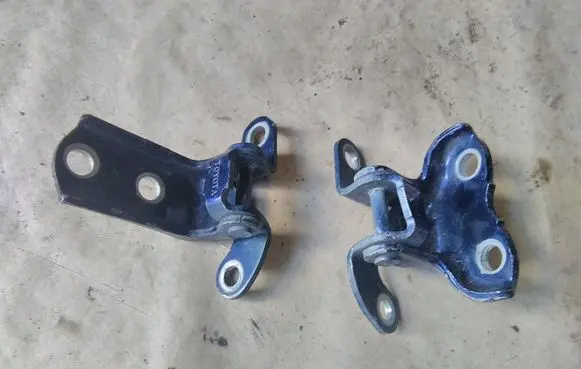 Toyota Avensis T250 Rear door hinge set 