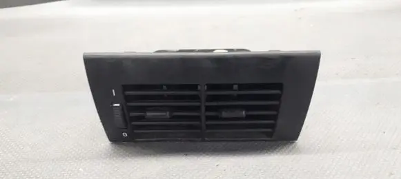 BMW 5 E39 Dashboard side air vent grill/cover trim 8391182