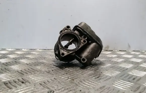 Volkswagen PASSAT B6 Electric throttle body valve 03G128063B