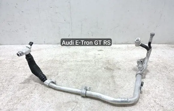 Audi E-tron GT Air conditioning (A/C) pipe/hose 9J1816112K