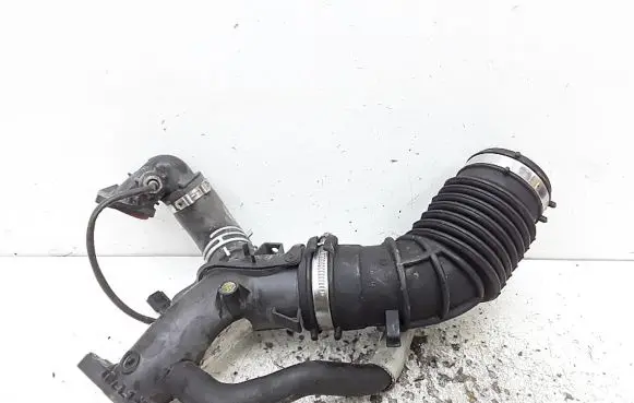 Renault Sandero II Air intake hose/pipe 165763328R