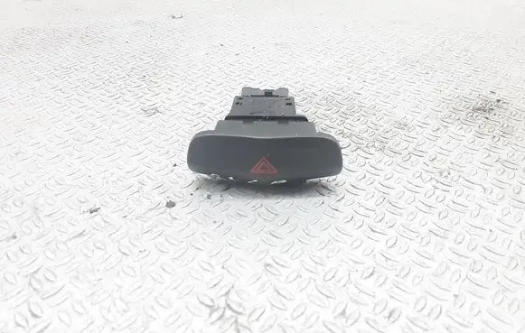 Nissan Primera Hazard light switch 06016