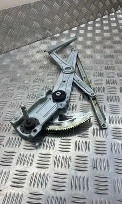 Rear door manual window regulator