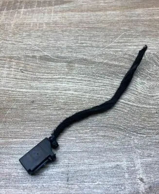 Volkswagen PASSAT B8 Plug wire 4D0971636
