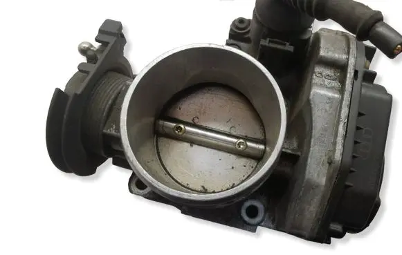 Audi A4 S4 B5 8D Throttle valve 058133063M