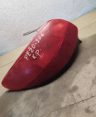 Peugeot 206 Rear/tail lights 17012539