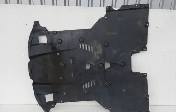 Ferrari FF Engine splash shield/under tray 087518600