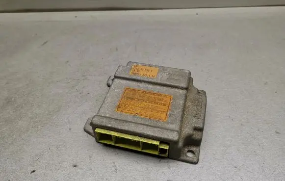 Mazda 323 F Airbag control unit/module B25E57K30B
