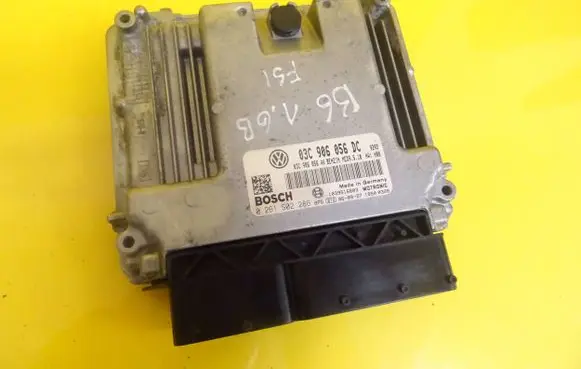 Volkswagen PASSAT B6 Engine control unit/module 03C906056DC 0261S02286