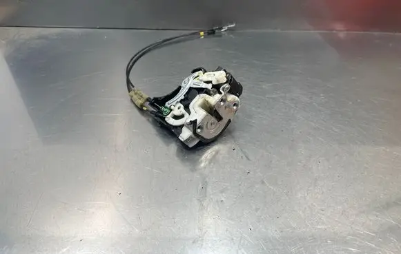 Mitsubishi Outlander Rear door lock