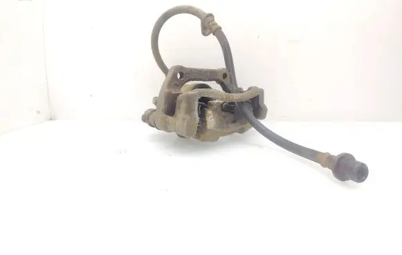 Honda CR-V Rear brake caliper