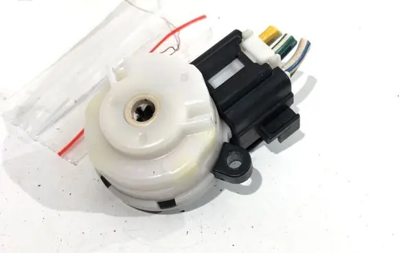 Suzuki Swift I Ignition lock 