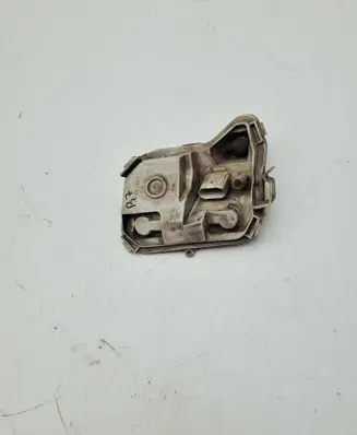 Audi A4 S4 B7 8E 8H Tail light bulb cover holder 8E9945258B