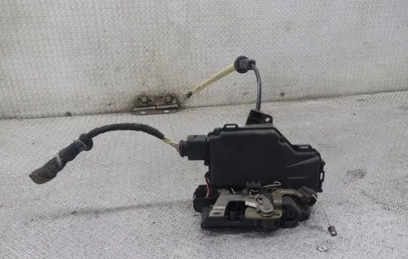 Seat Toledo II (1M) Front door lock