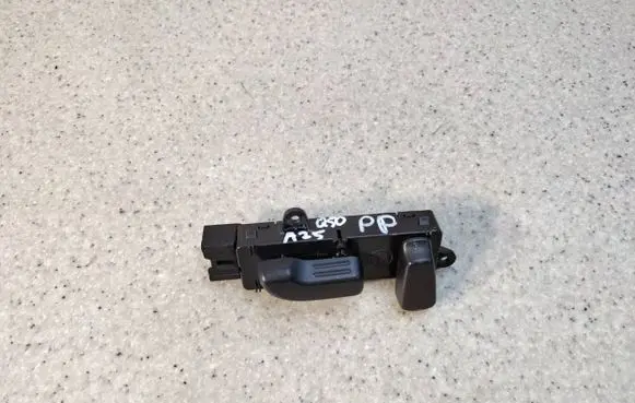 Infiniti Q50 Seat control switch 