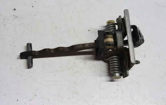 Peugeot 3008 I Front door check strap stopper 20EA33