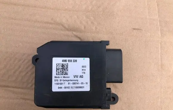 Audi Q7 4M Seat control module 4M0959339 11001001 8100674105