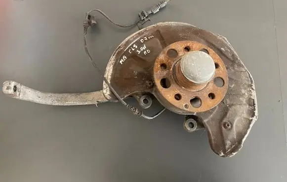 Mercedes-Benz CLS C219 Front wheel hub