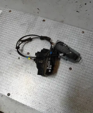 Nissan Note (E11) Rear door lock