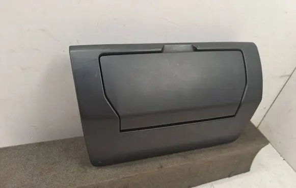 Dacia Sandero III Glove box 684704053R 684709209R N1342