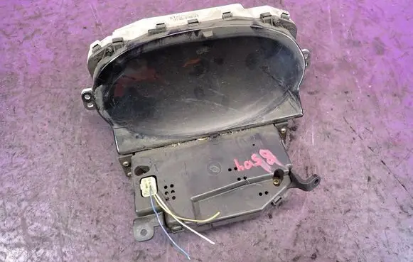 Toyota Yaris Verso Speedometer (instrument cluster) 