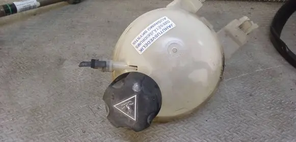 Peugeot 208 I Coolant expansion tank/reservoir 980077728002