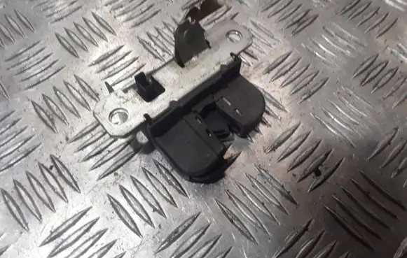 Volkswagen Polo Tailgate/trunk/boot lock/catch/latch 6Q6827505B