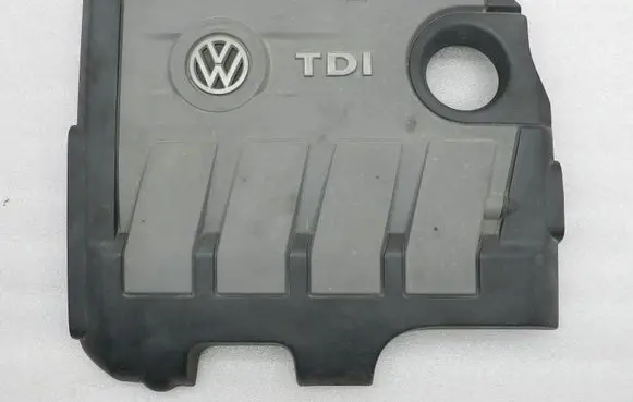 Volkswagen Golf VI Engine cover (trim) 03L103925