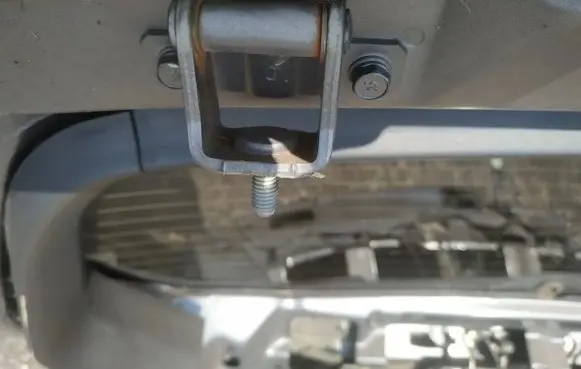 Mitsubishi Outlander Tailgate/trunk/boot hinge