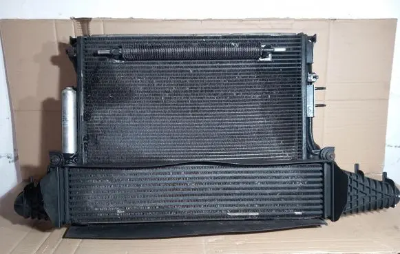 Chrysler 300C Radiator set 04598001AG