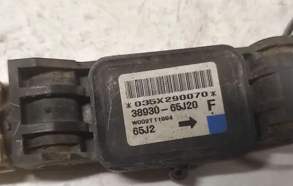 Suzuki Grand Vitara II Airbag deployment crash/impact sensor 3893065J20 W002T11994 65J2