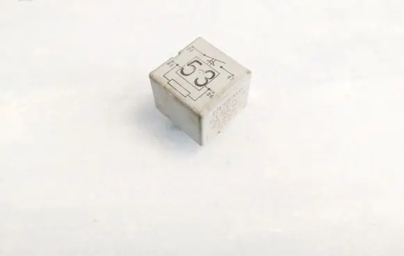 Volkswagen Golf IV Other relay 141951253B 20240072