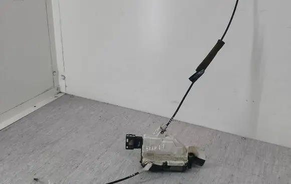Peugeot 308 Front door lock 567148