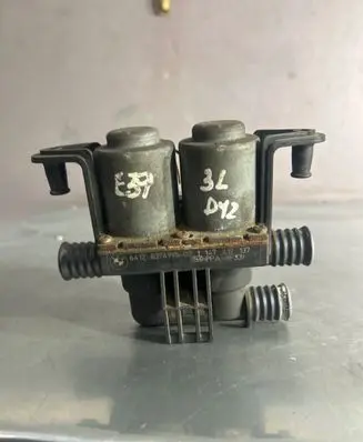 BMW 3 E46 Coolant heater control valve 8374995
